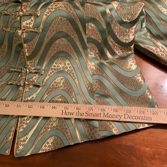 Silk jacket. Structured with beautiful shape. NWOT. - Picture 8 of 10